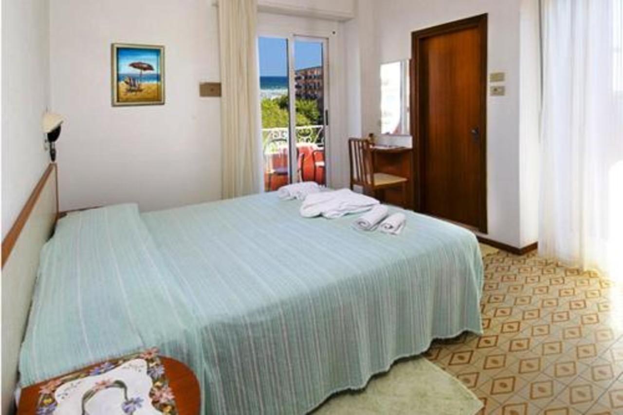 Hotel Alfredo'S Римини Екстериор снимка