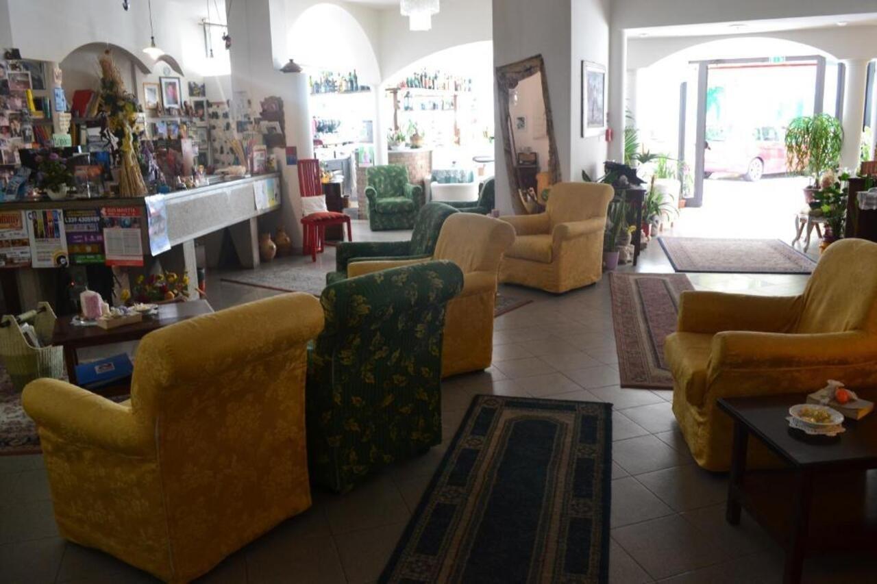 Hotel Alfredo'S Римини Екстериор снимка