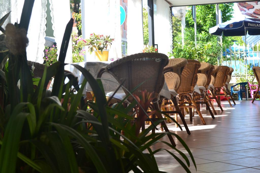 Hotel Alfredo'S Римини Екстериор снимка