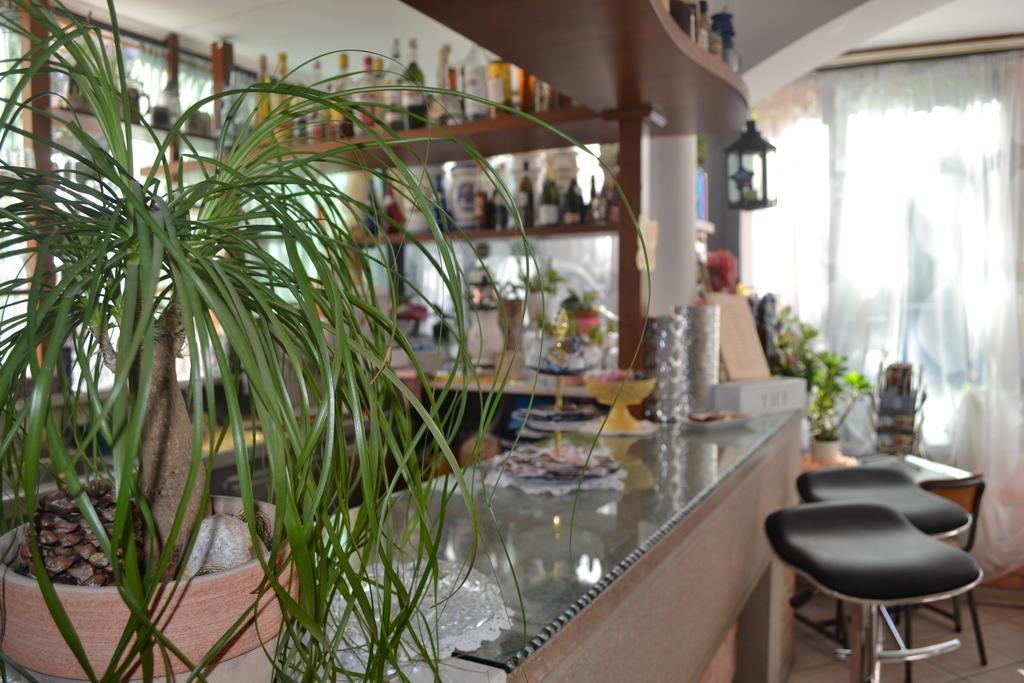 Hotel Alfredo'S Римини Екстериор снимка